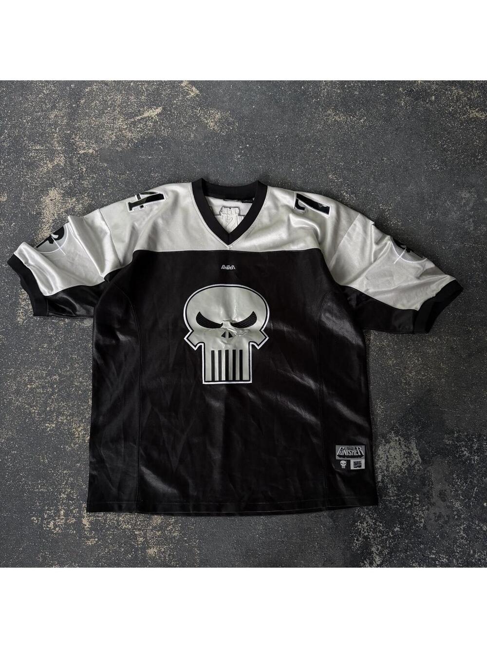Vintage Y2K 2002 Marvel The Punisher black & silver jersey